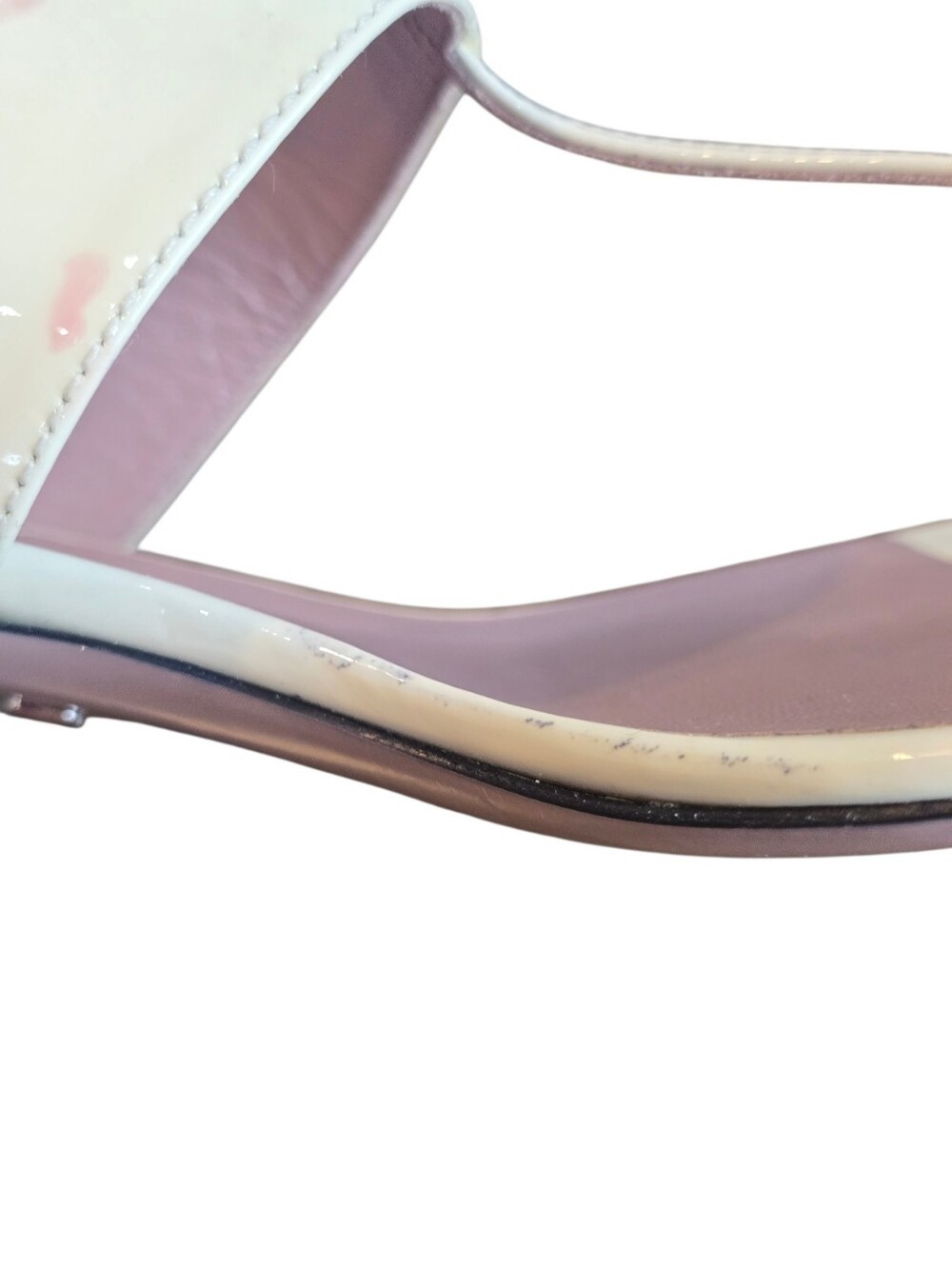 Gucci Cream Patent Leather Block Heel Sandals With Callouts 40 1/2 - Picture 13 of 14